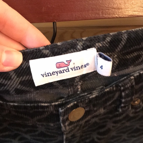 Vineyard Vines Whale Tail Printed Cords Size 4 - Picture 3 of 8
